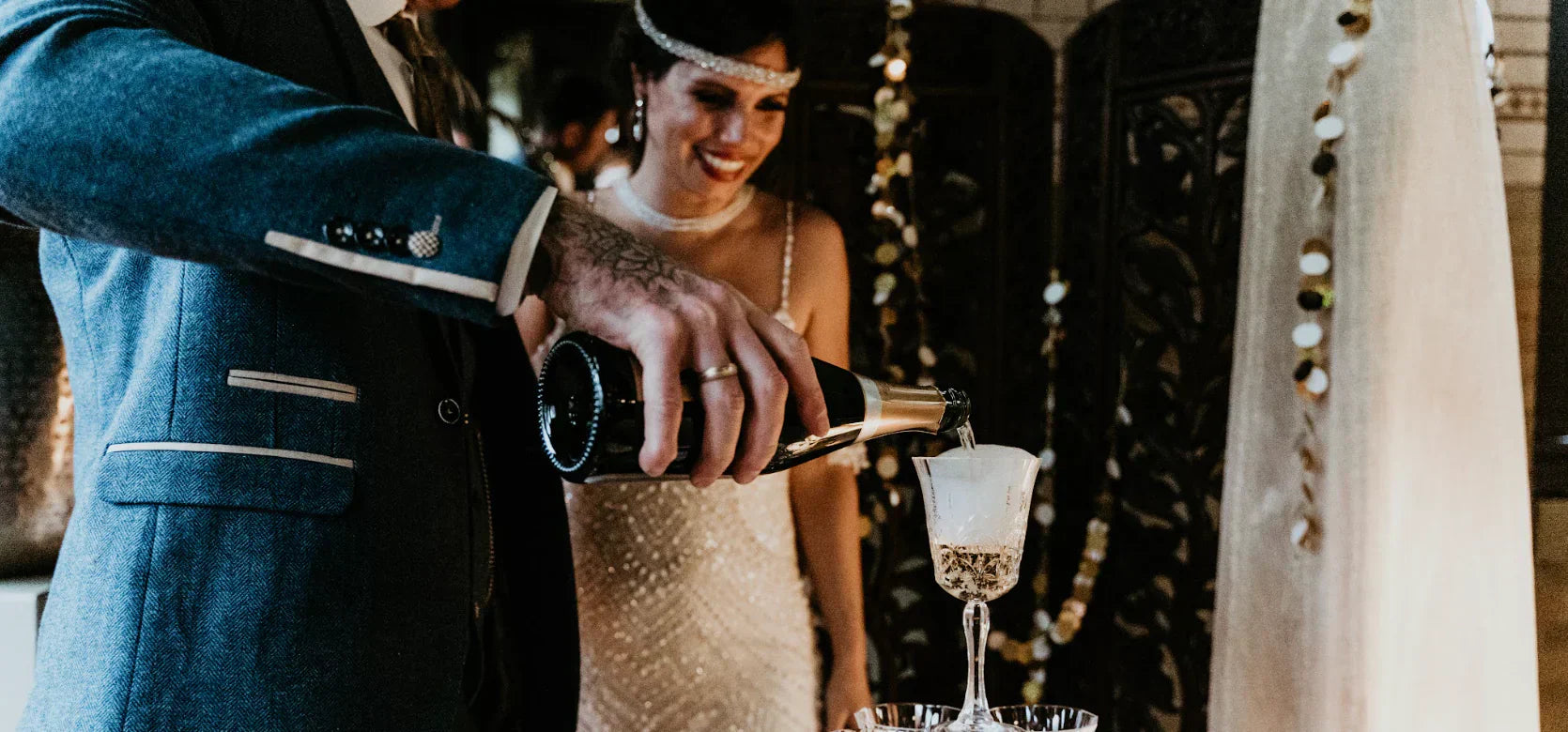 Hvilke sko passer til et blåt jakkesæt?