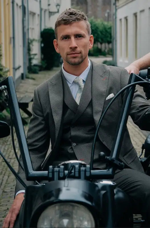 TAVERNY Salute - Jakkesæt Med Vest i Army Green