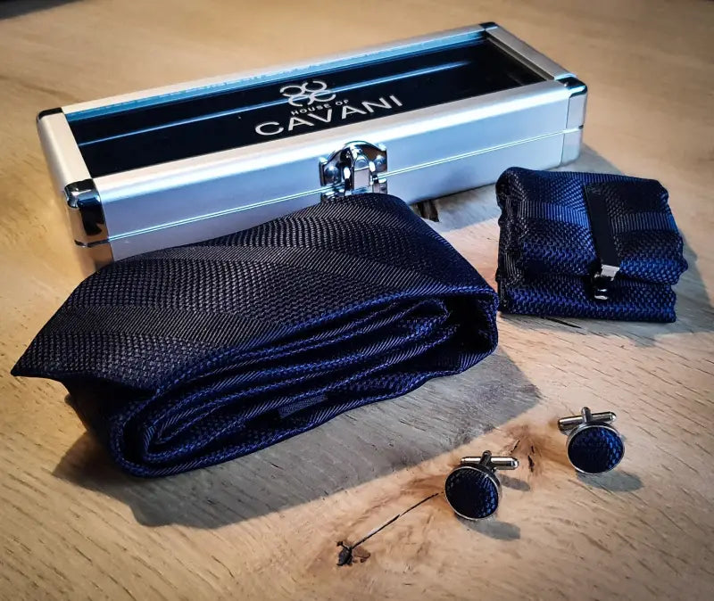 Cavani gentlemens set marineblaue krawatte, einstecktuch, clip, manschettenknöpfe